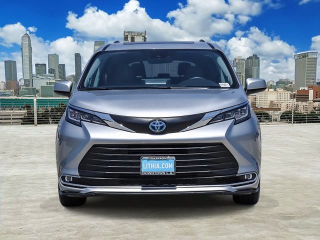 2023 Toyota Sienna XLE