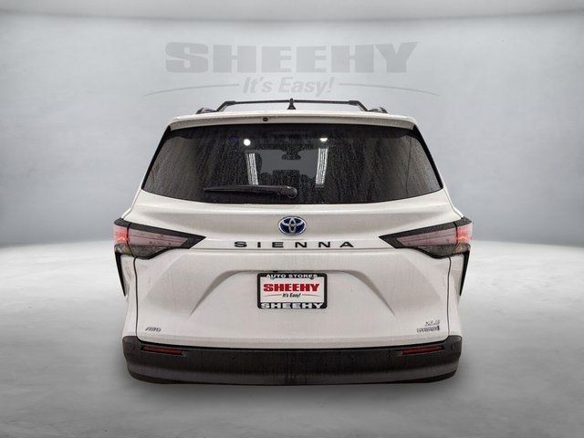 2023 Toyota Sienna XLE