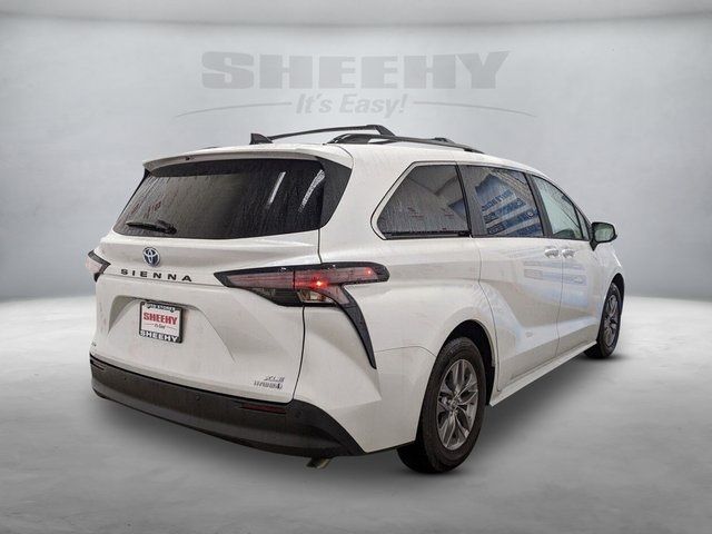 2023 Toyota Sienna XLE