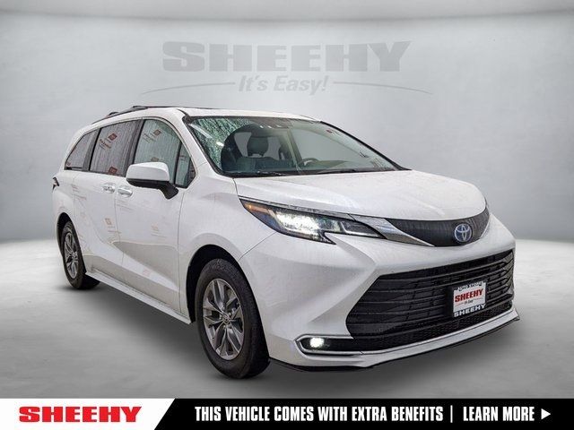 2023 Toyota Sienna XLE