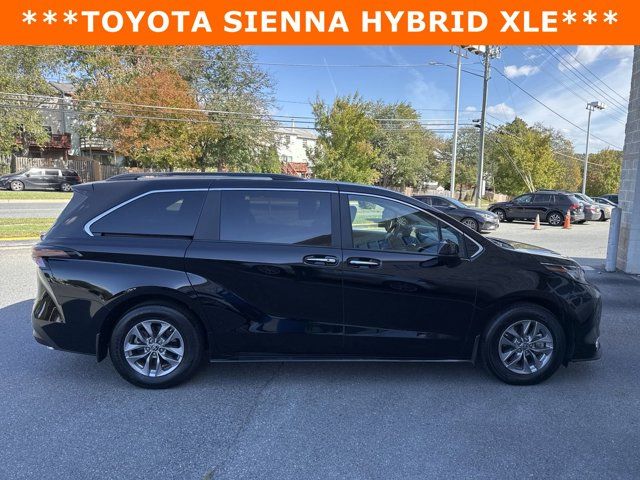 2023 Toyota Sienna XLE