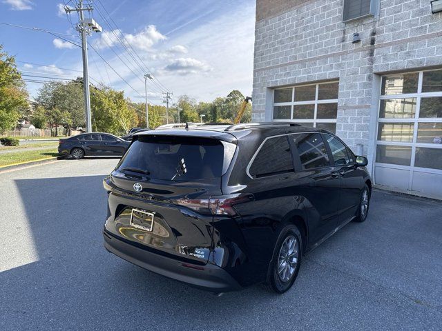 2023 Toyota Sienna XLE