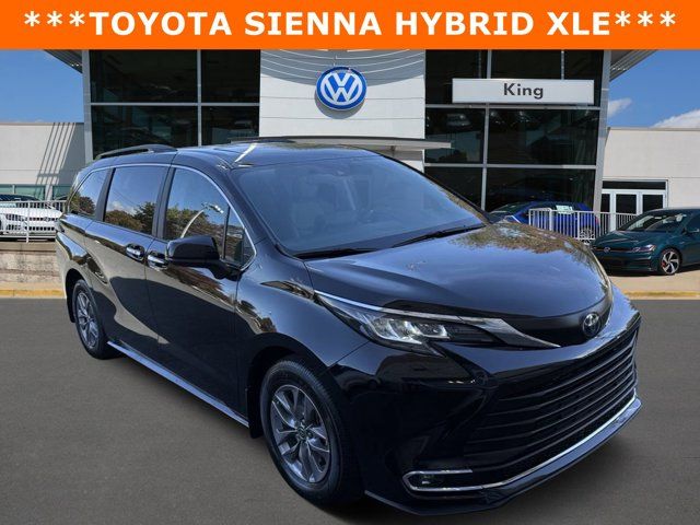 2023 Toyota Sienna XLE