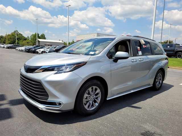 2023 Toyota Sienna XLE