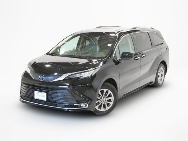 2023 Toyota Sienna XLE