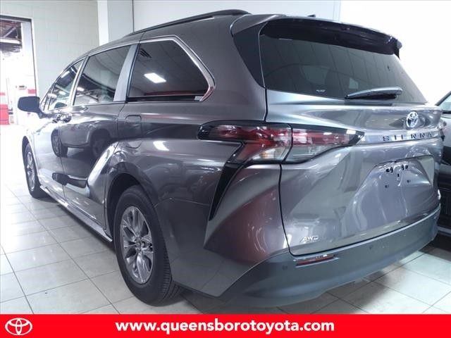 2023 Toyota Sienna XLE