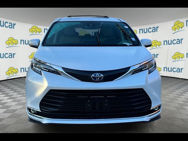 2023 Toyota Sienna XLE