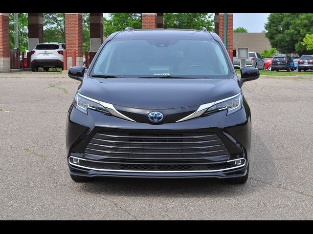 2023 Toyota Sienna XLE