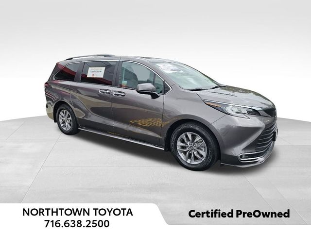 2023 Toyota Sienna XLE