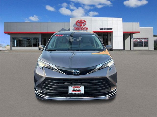 2023 Toyota Sienna XLE