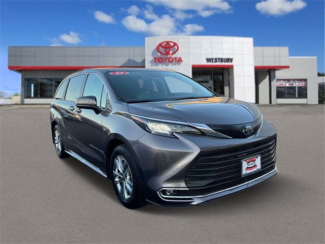 2023 Toyota Sienna XLE