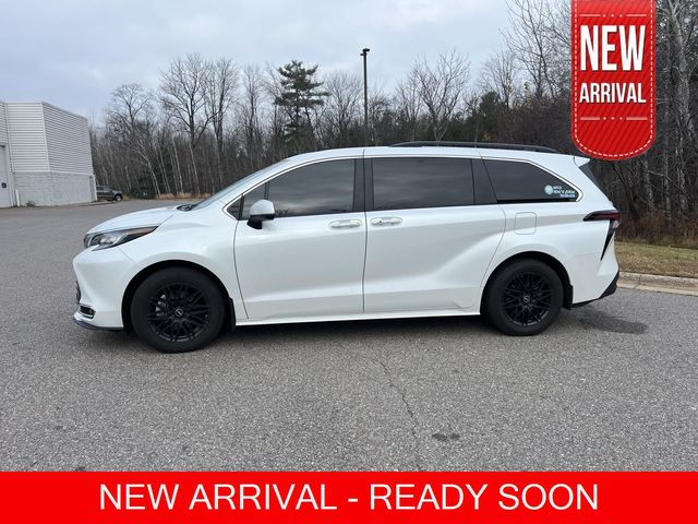 2023 Toyota Sienna XLE