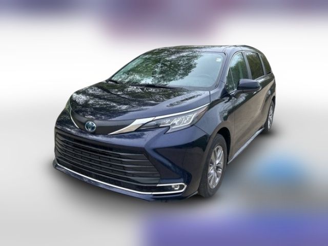 2023 Toyota Sienna XLE