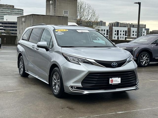 2023 Toyota Sienna XLE