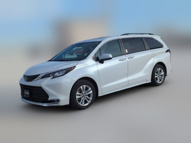 2023 Toyota Sienna XLE