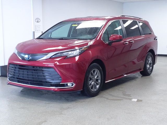 2023 Toyota Sienna XLE