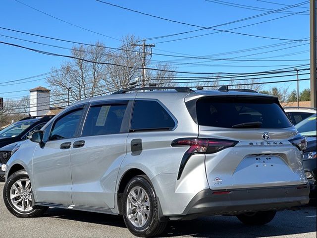 2023 Toyota Sienna XLE