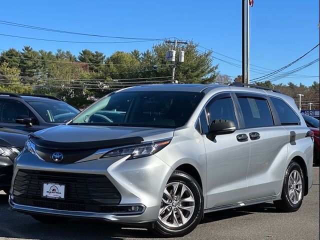 2023 Toyota Sienna XLE