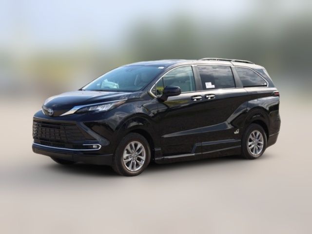 2023 Toyota Sienna XLE