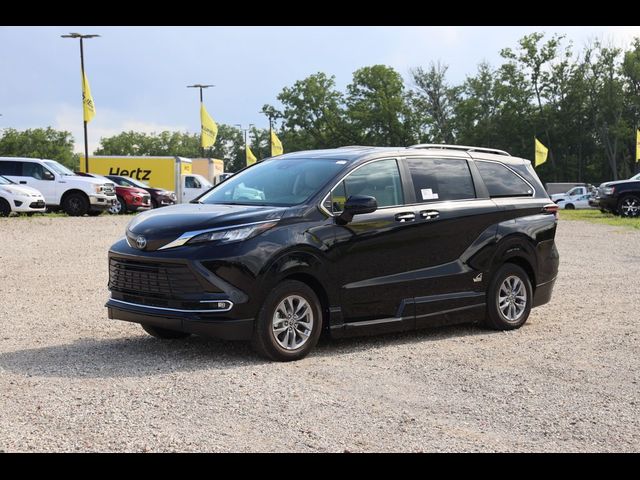 2023 Toyota Sienna XLE