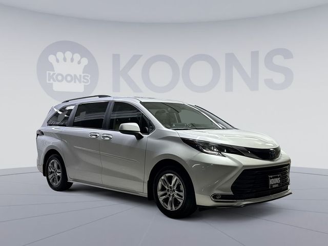 2023 Toyota Sienna XLE