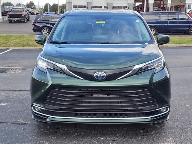 2023 Toyota Sienna XLE