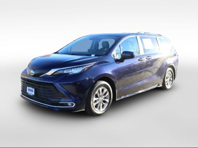 2023 Toyota Sienna XLE