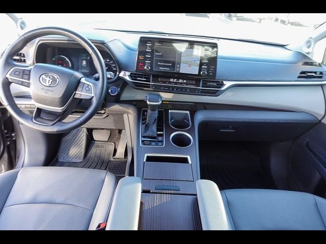 2023 Toyota Sienna XLE