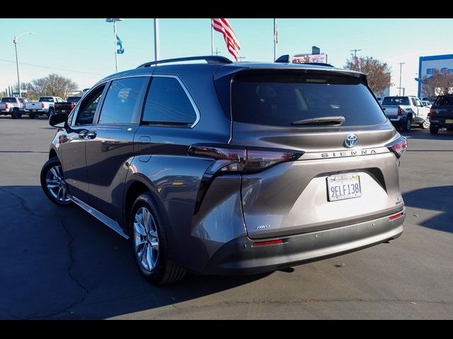 2023 Toyota Sienna XLE