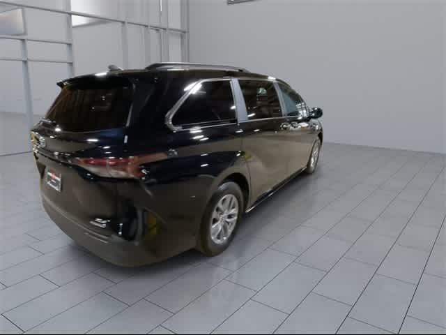 2023 Toyota Sienna XLE