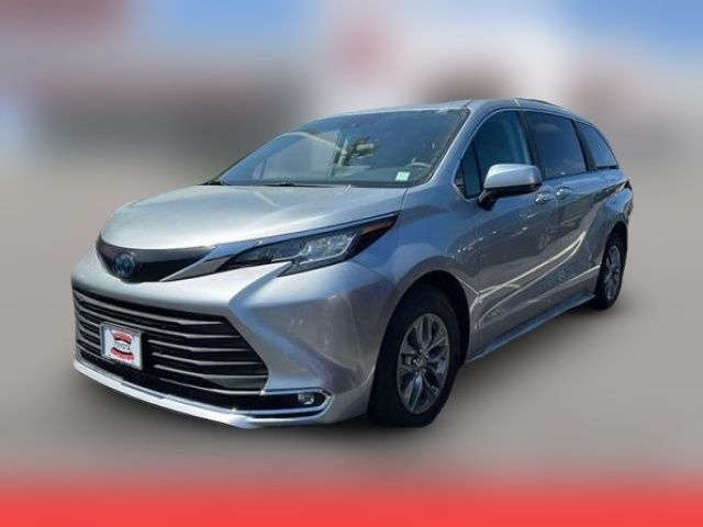 2023 Toyota Sienna XLE