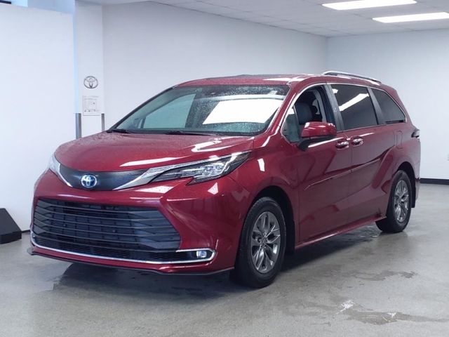 2023 Toyota Sienna XLE