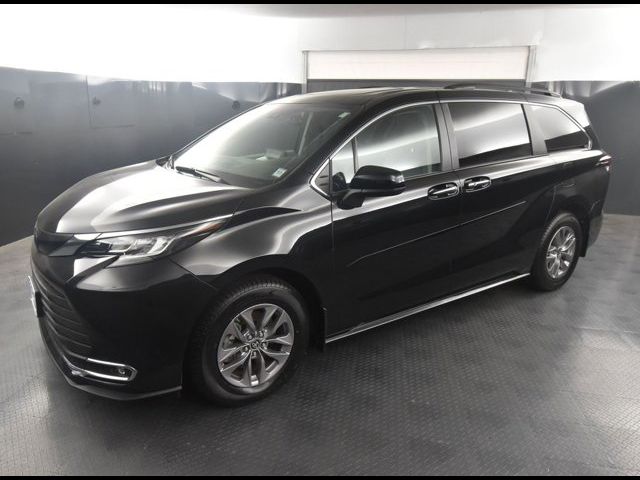 2023 Toyota Sienna XLE