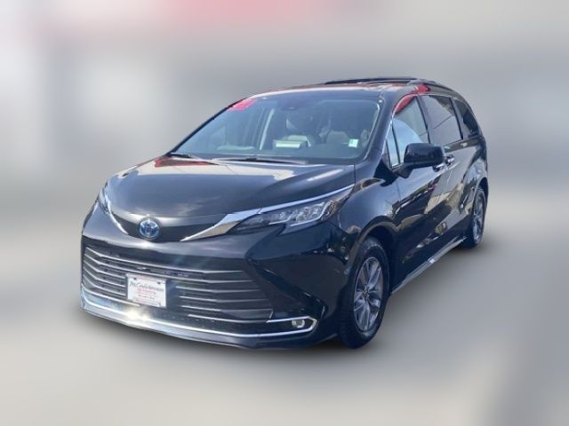 2023 Toyota Sienna XLE