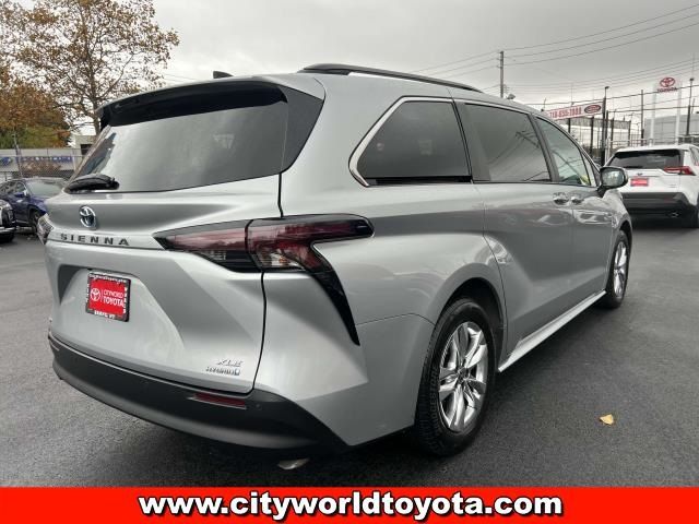 2023 Toyota Sienna XLE