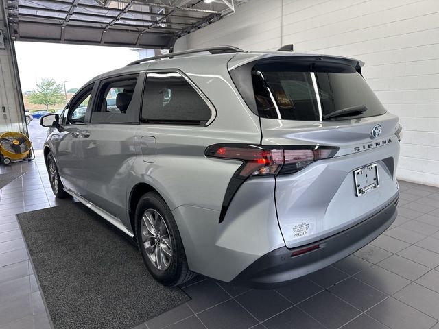 2023 Toyota Sienna XLE