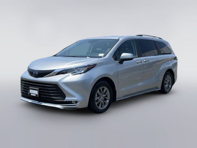 2023 Toyota Sienna XLE