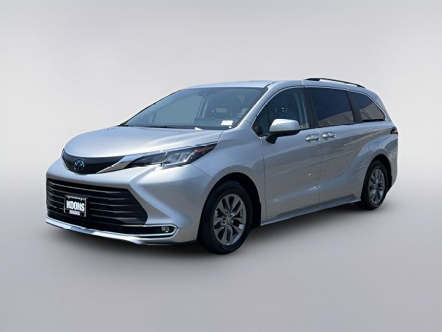 2023 Toyota Sienna XLE