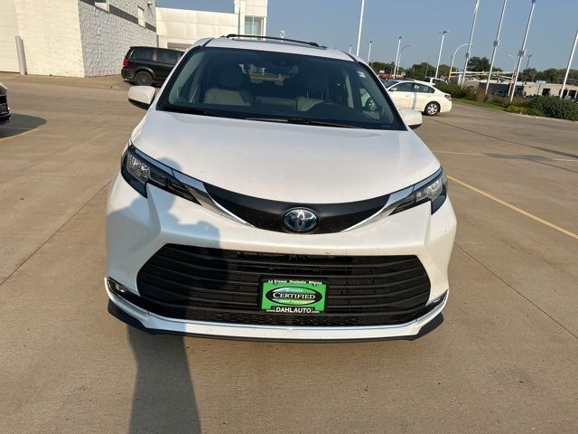 2023 Toyota Sienna XLE