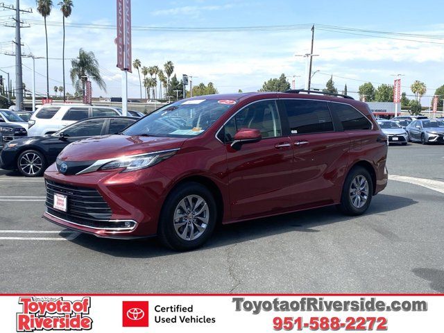 2023 Toyota Sienna XLE