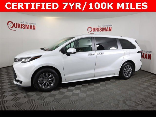 2023 Toyota Sienna XLE