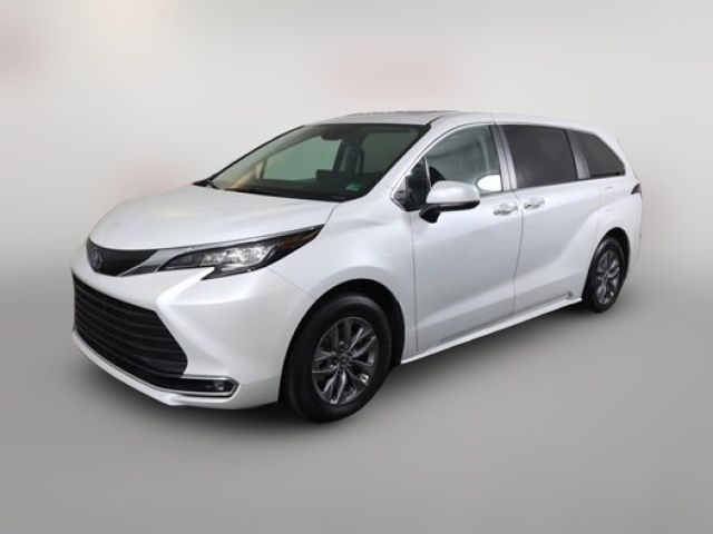 2023 Toyota Sienna XLE