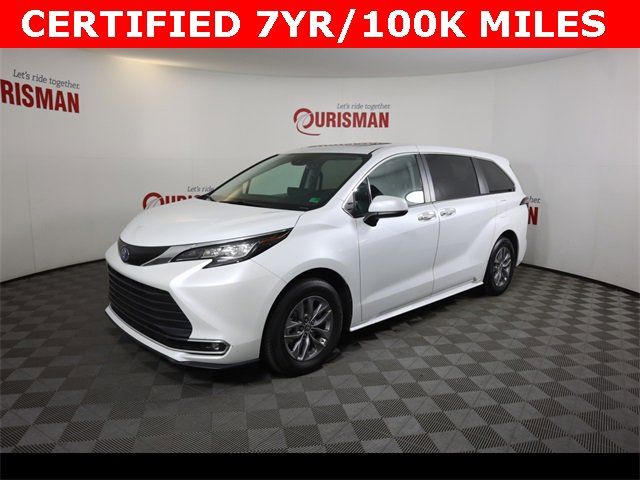 2023 Toyota Sienna XLE