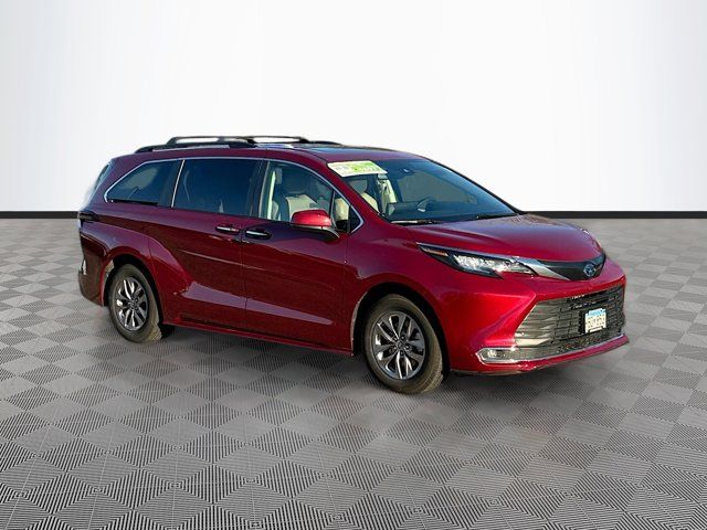 2023 Toyota Sienna XLE