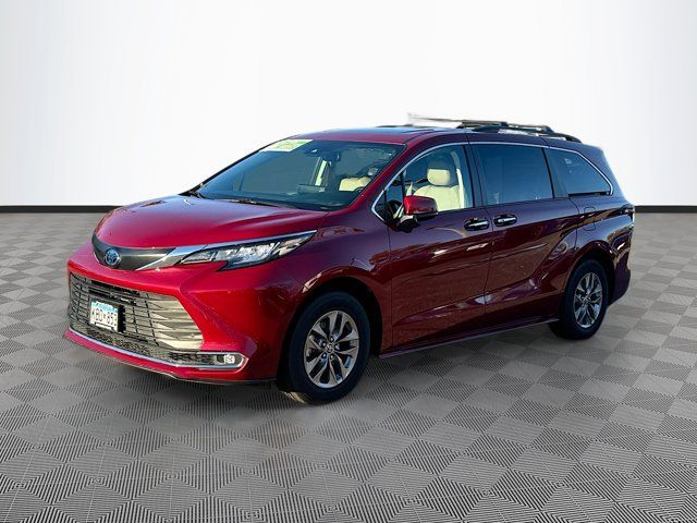 2023 Toyota Sienna XLE