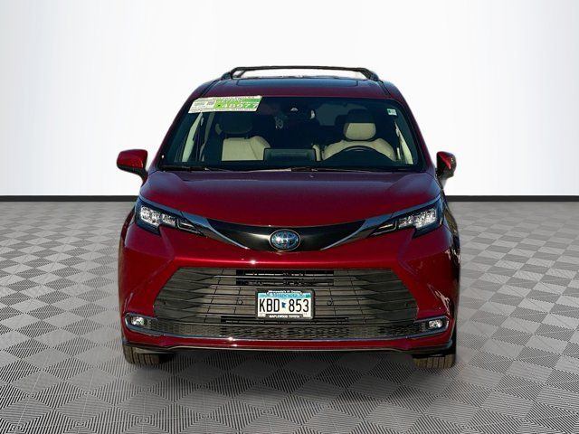 2023 Toyota Sienna XLE