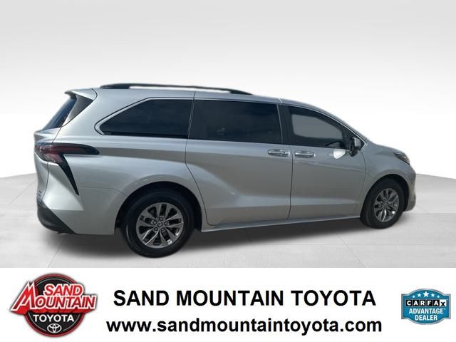 2023 Toyota Sienna XLE