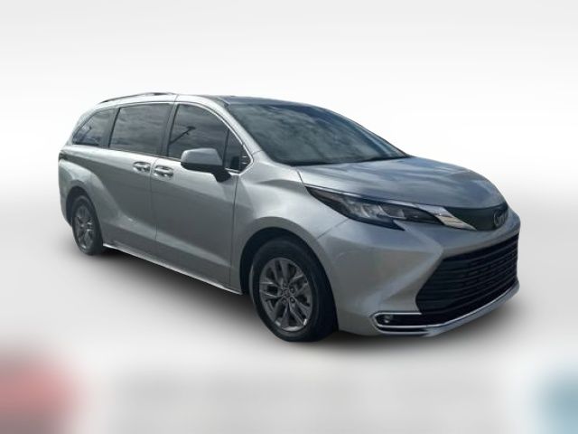 2023 Toyota Sienna XLE