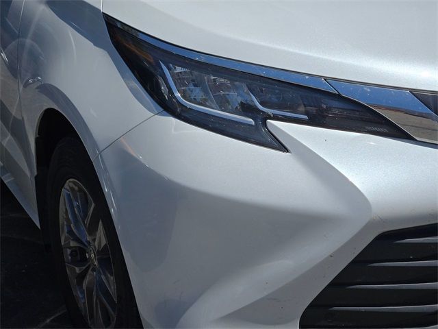 2023 Toyota Sienna XLE