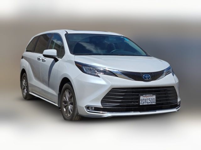 2023 Toyota Sienna XLE